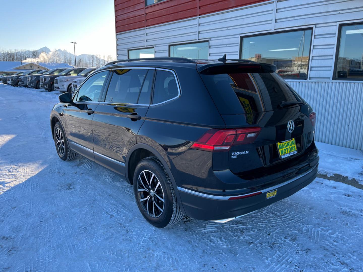 2021 Black /black leather Volkswagen Tiguan SE 4Motion AWD (3VV2B7AX1MM) with an 2.0L L4 DOHC 16V TURBO engine, 8A transmission, located at 1960 Industrial Drive, Wasilla, 99654, (907) 274-2277, 61.573475, -149.400146 - Photo#3